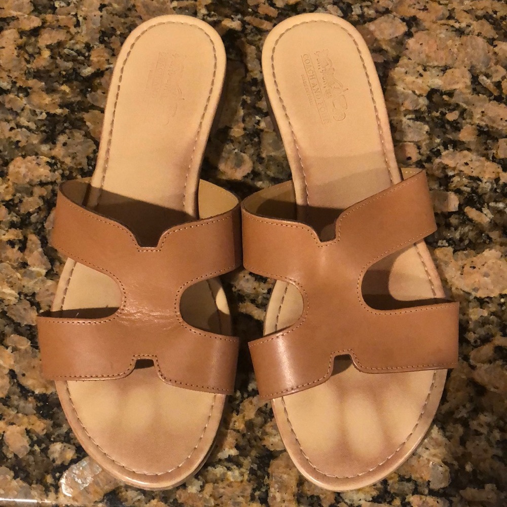 Coach & Four H leather sandals 😍 made in Italy tan leather slides Sz 8.5